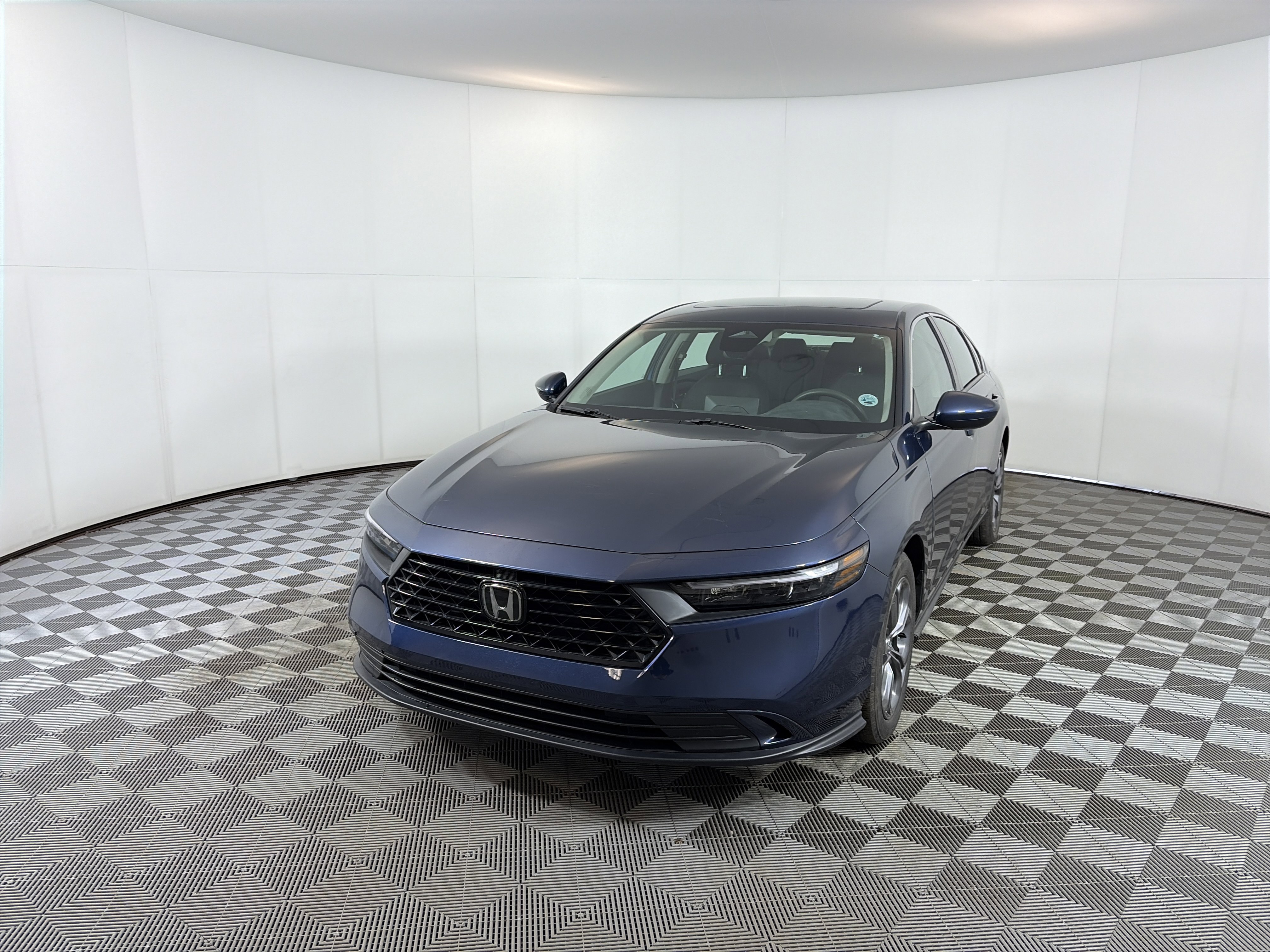 Used 2023 Honda Accord EX image 2