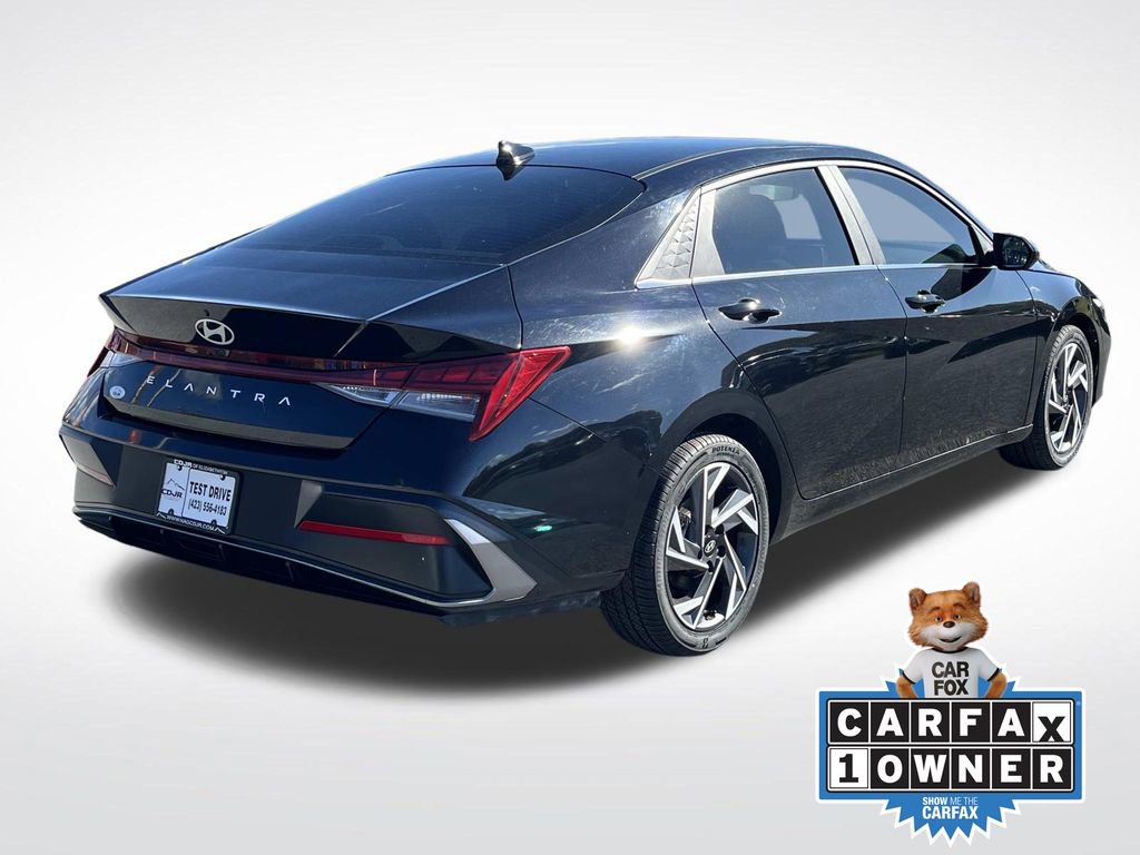 Used 2024 Hyundai Elantra SEL w/ Convenience Package video 3