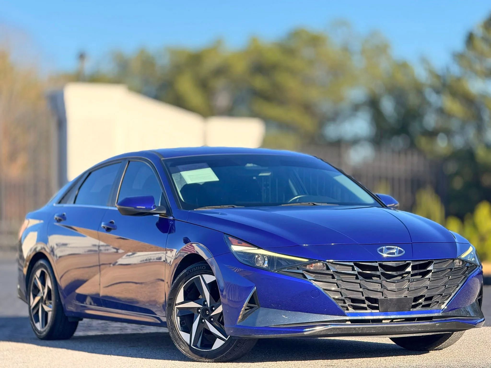 Used 2021 Hyundai Elantra SEL w/ Convenience + Premium Package image 4