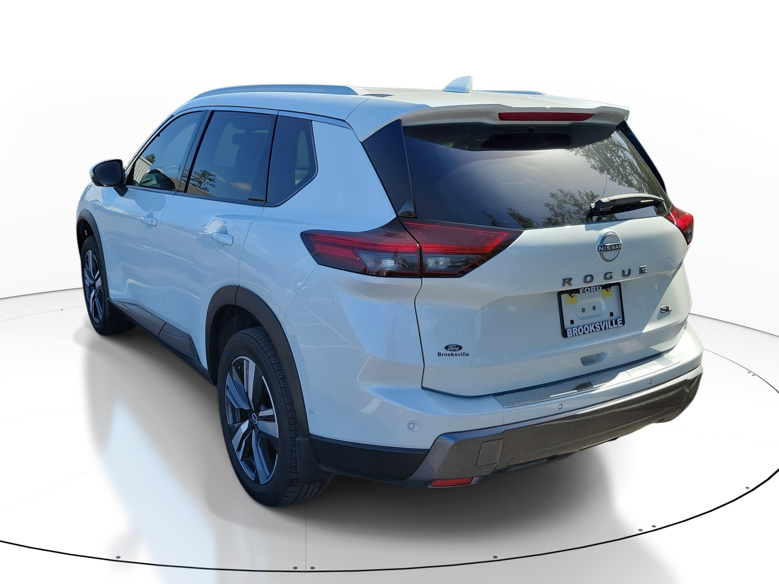 Used 2024 Nissan Rogue SL w/ SL Premium Package FWD image 4