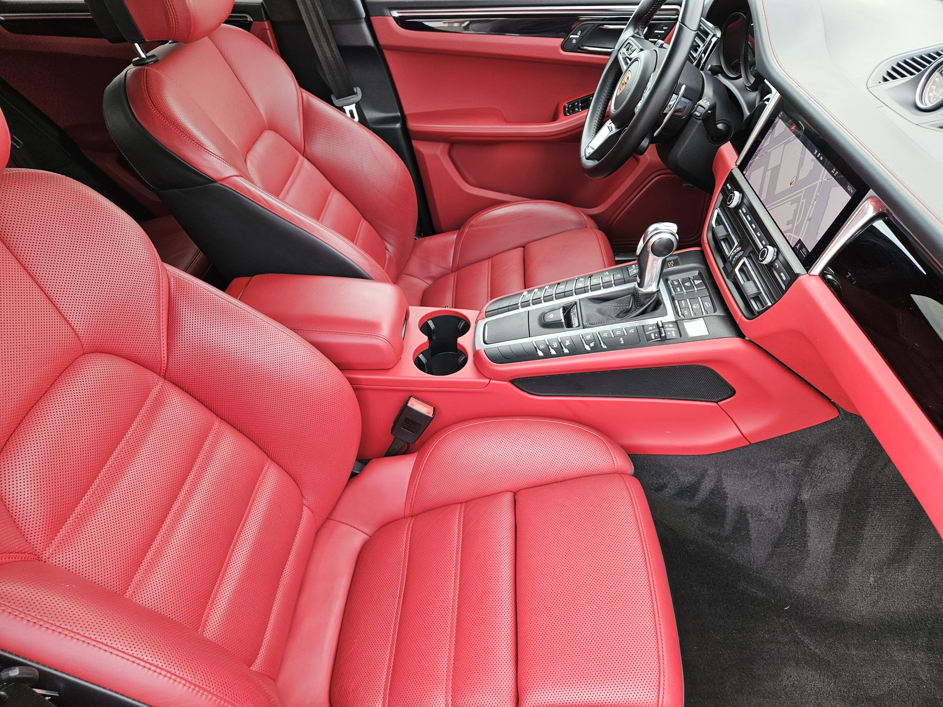 Used 2021 Porsche Macan Turbo image 15