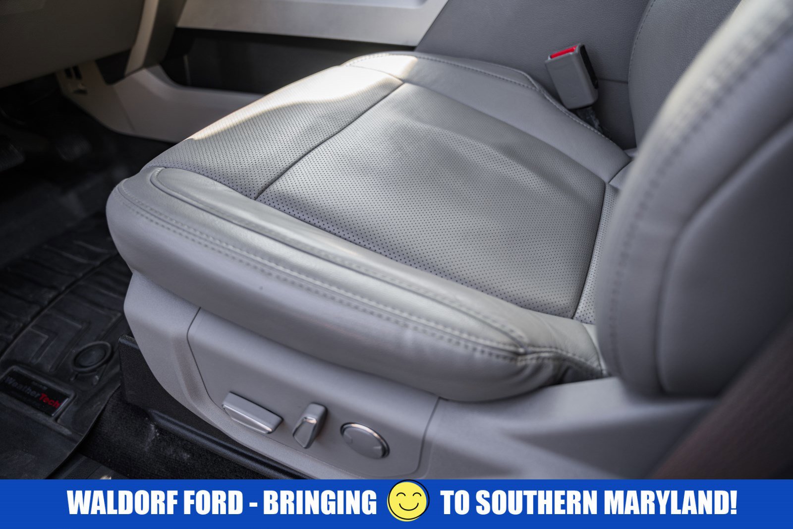Used 2017 Ford F150 Lariat w/ Equipment Group 502A Luxury AWD/4WD image 44