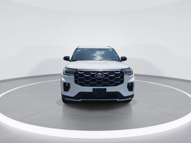 Used 2025 Ford Explorer Platinum w/ Ultimate Package AWD/4WD image 3