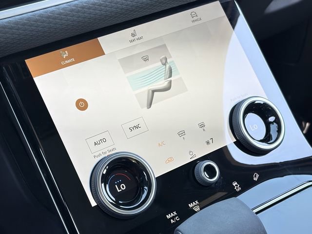 Used 2022 Land Rover Range Rover Velar R-Dynamic S image 17