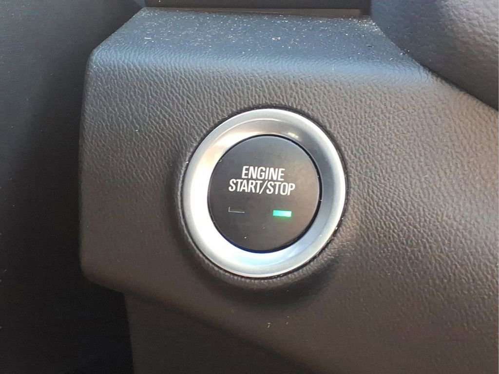 Used 2024 GMC Terrain SLE w/ Driver Convenience Package image 12