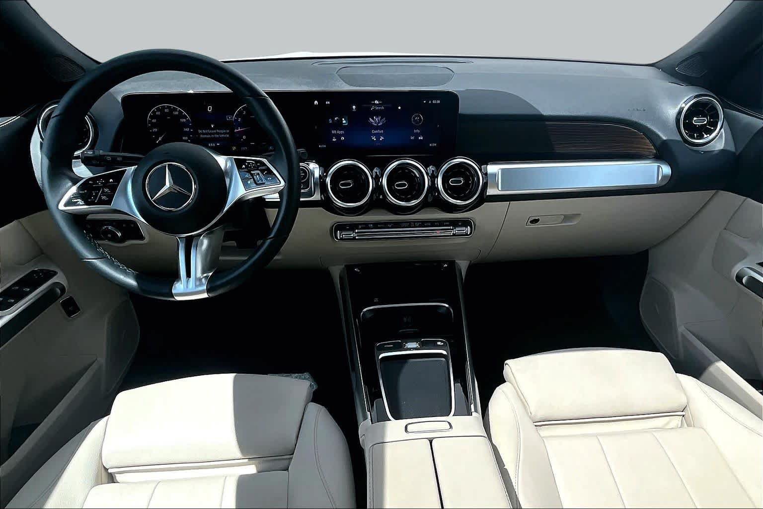 Used 2025 Mercedes-Benz GLB 250 image 16