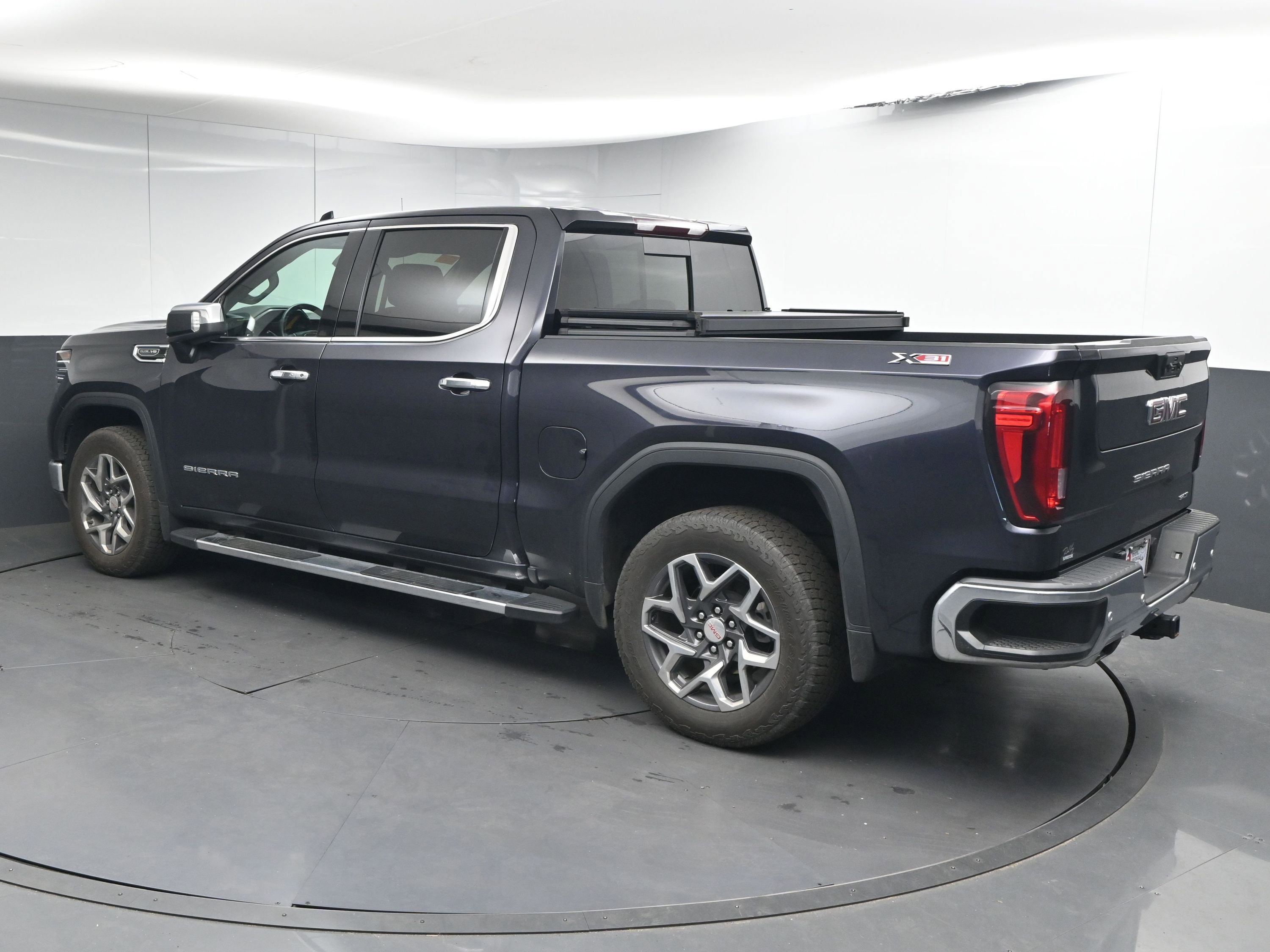 Used 2024 GMC Sierra 1500 SLT w/ SLT Premium Plus Package image 6