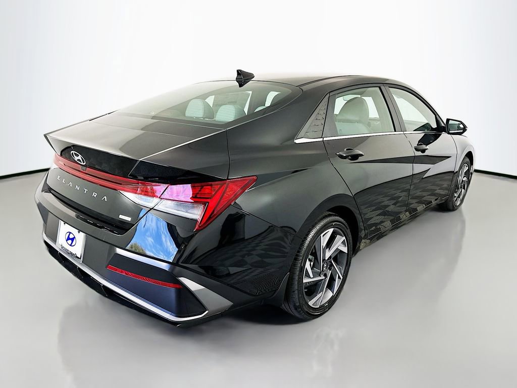 New 2026 Hyundai Elantra Limited image 5