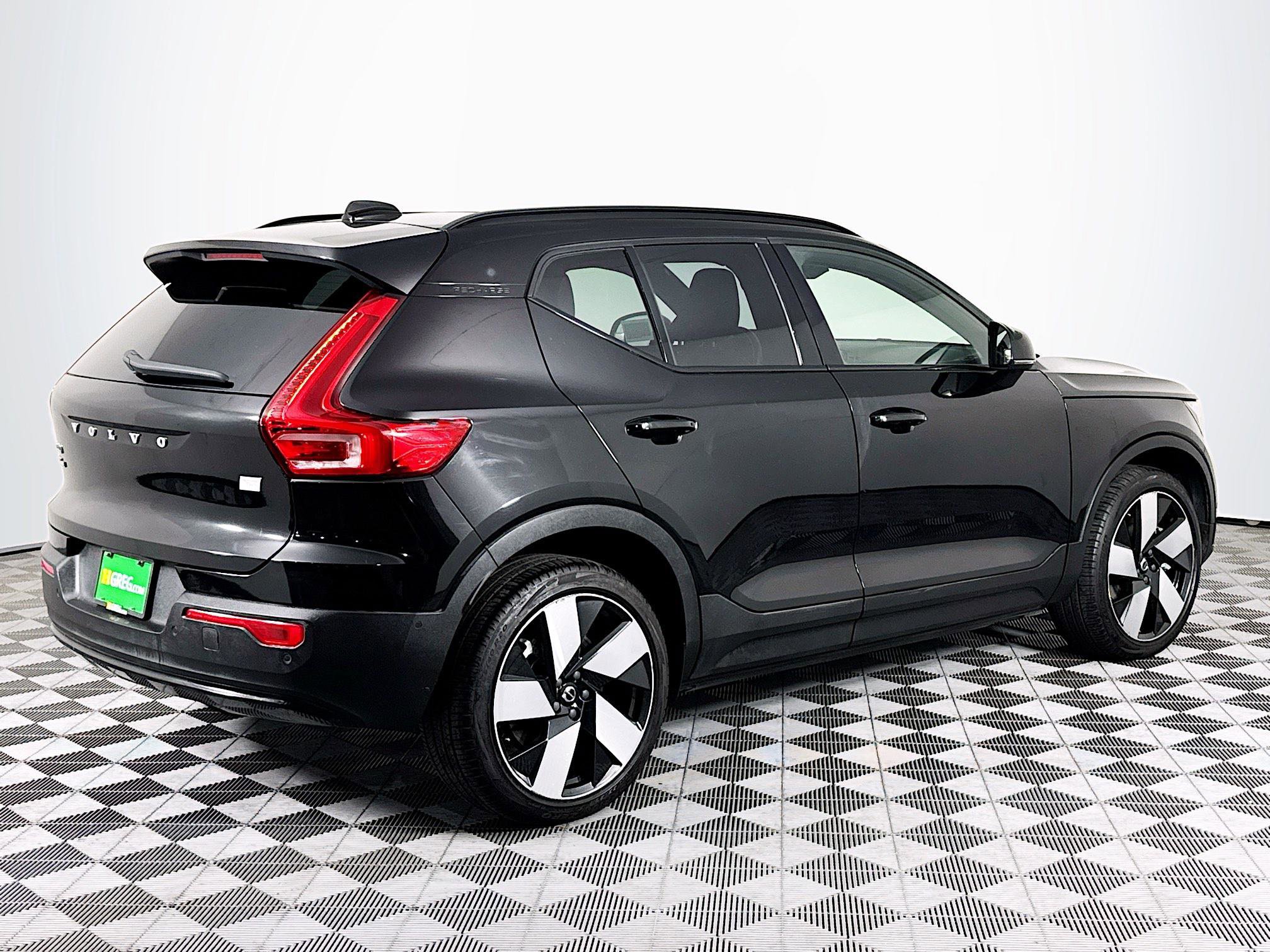 Used 2023 Volvo XC40 Recharge Ultimate image 10