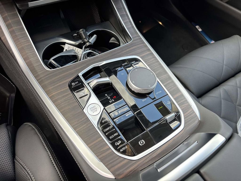 New 2026 BMW X7 xDrive40i w/ Premium Package image 17