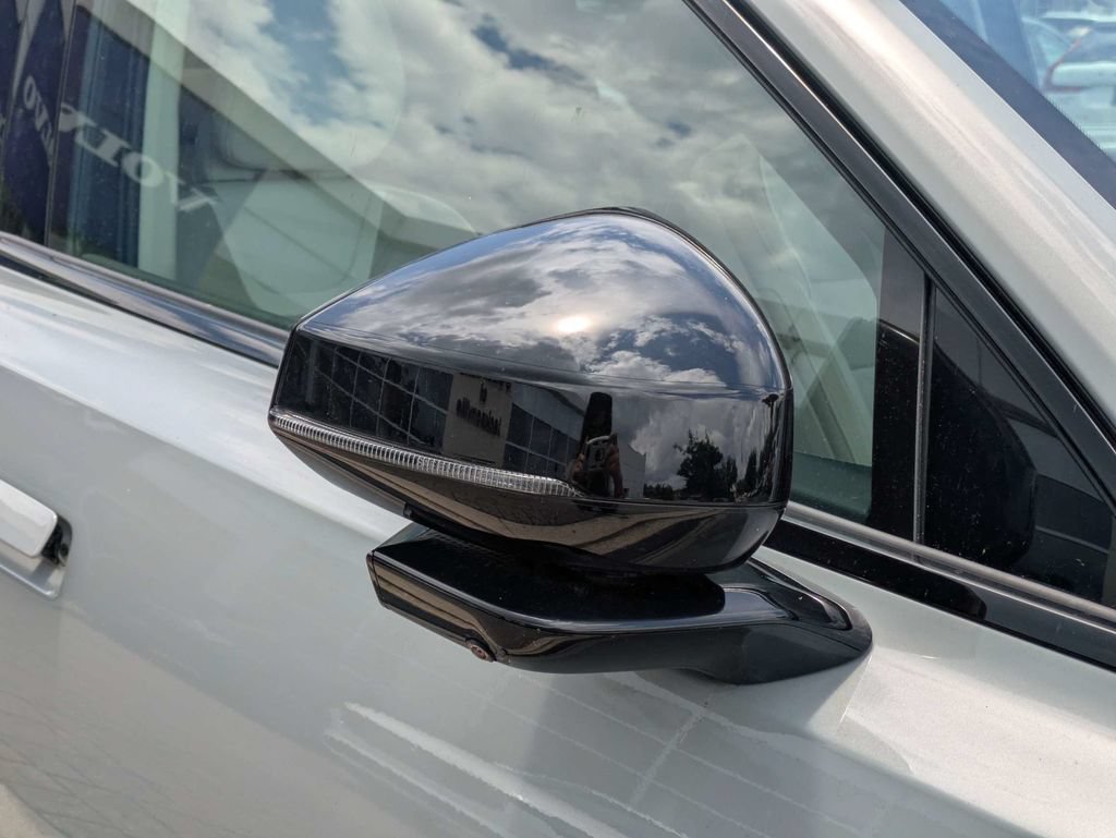 Certified 2025 Volvo EX90 Ultra AWD/4WD image 12