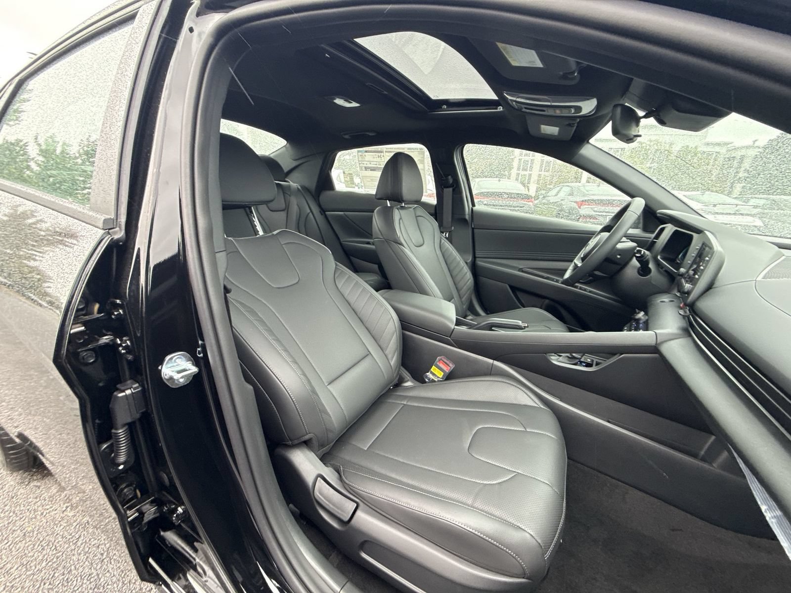New 2026 Hyundai Elantra SEL Sport FWD image 24