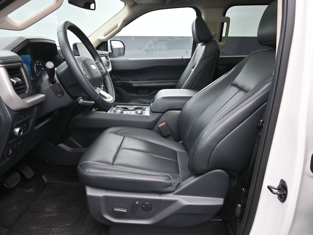 Used 2022 Ford Expedition XLT image 21