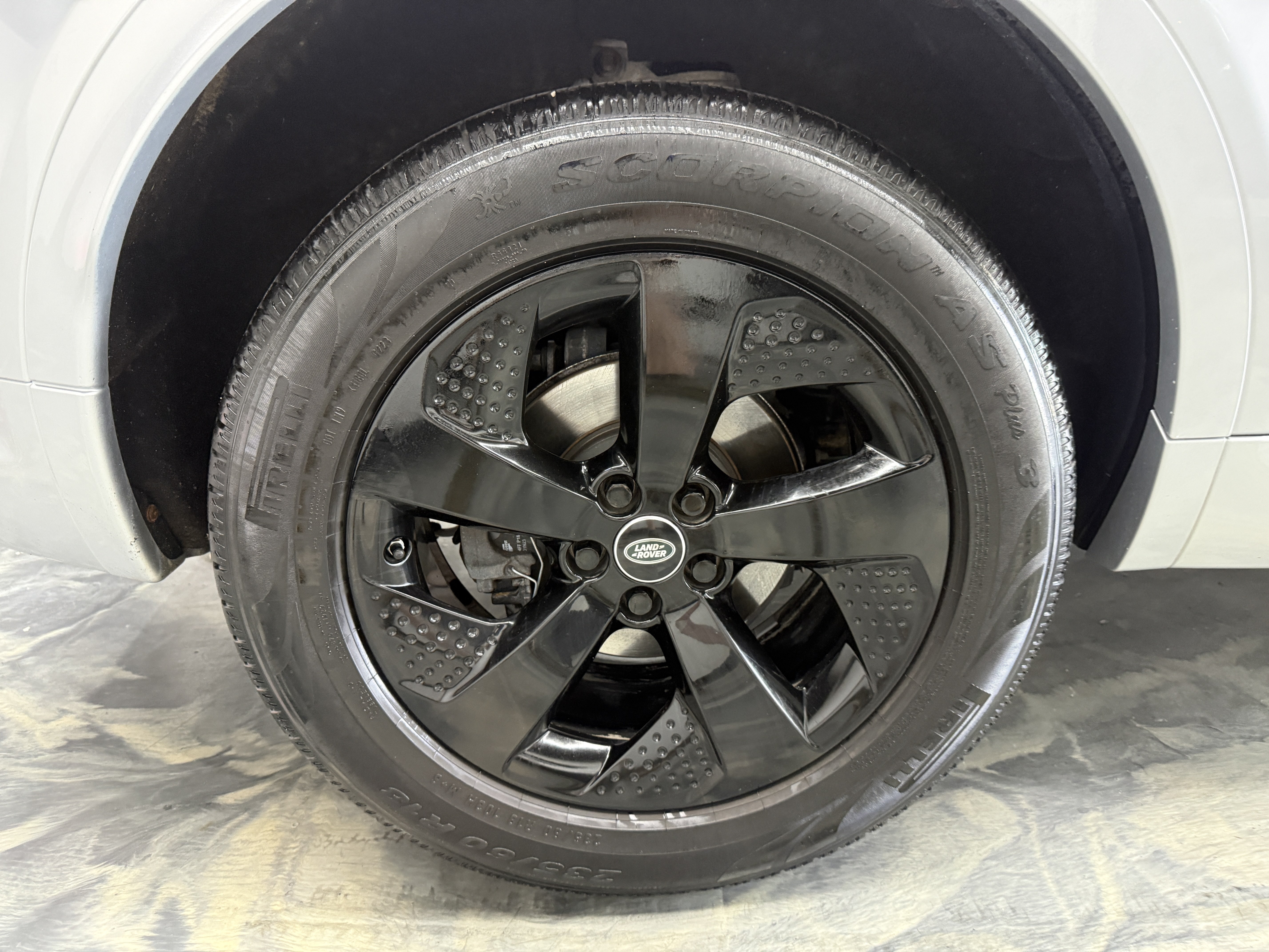 Used 2020 Land Rover Discovery Sport S R-Dynamic AWD/4WD image 28