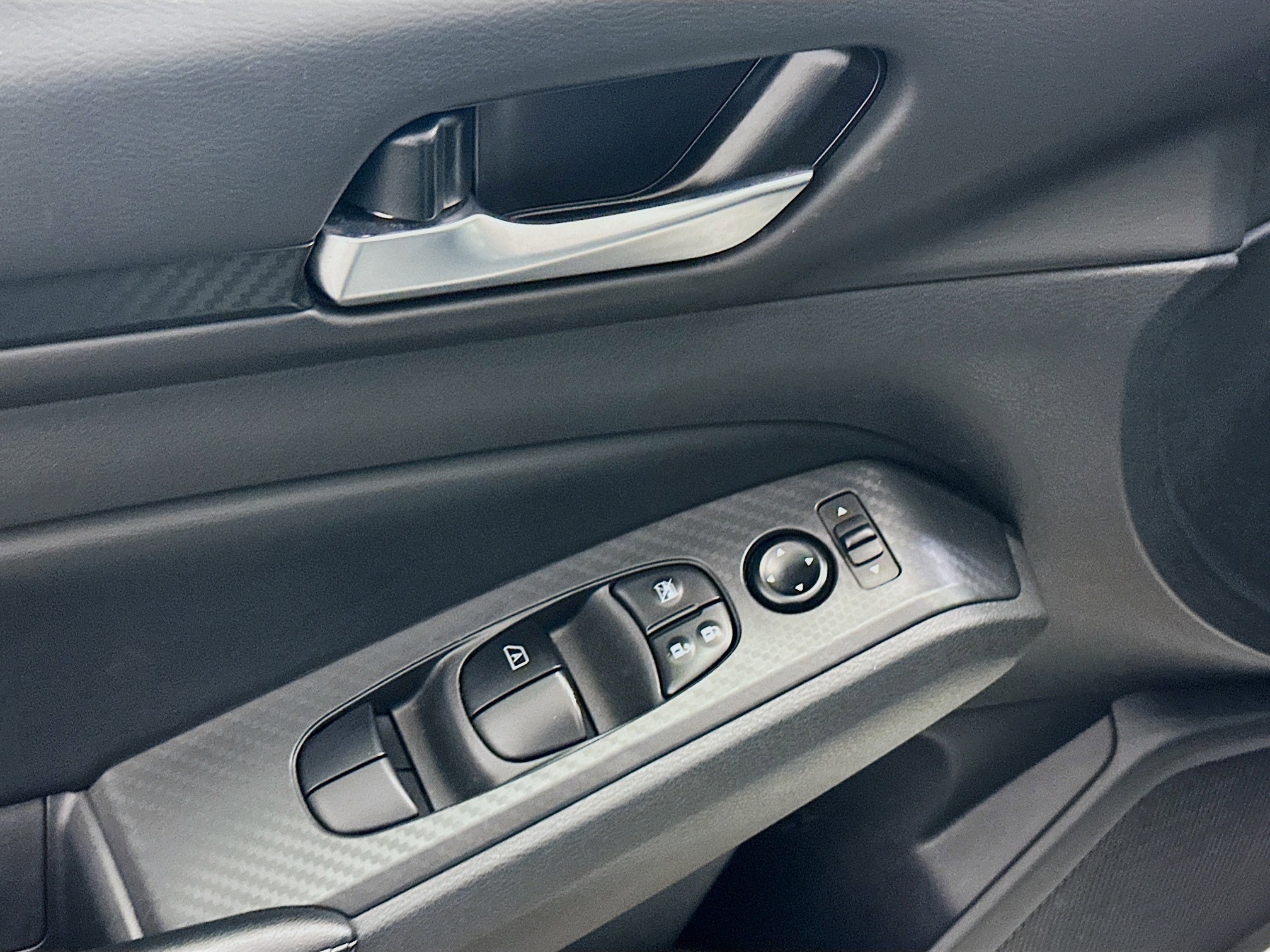 Used 2025 Nissan Altima 2.5 SV image 15