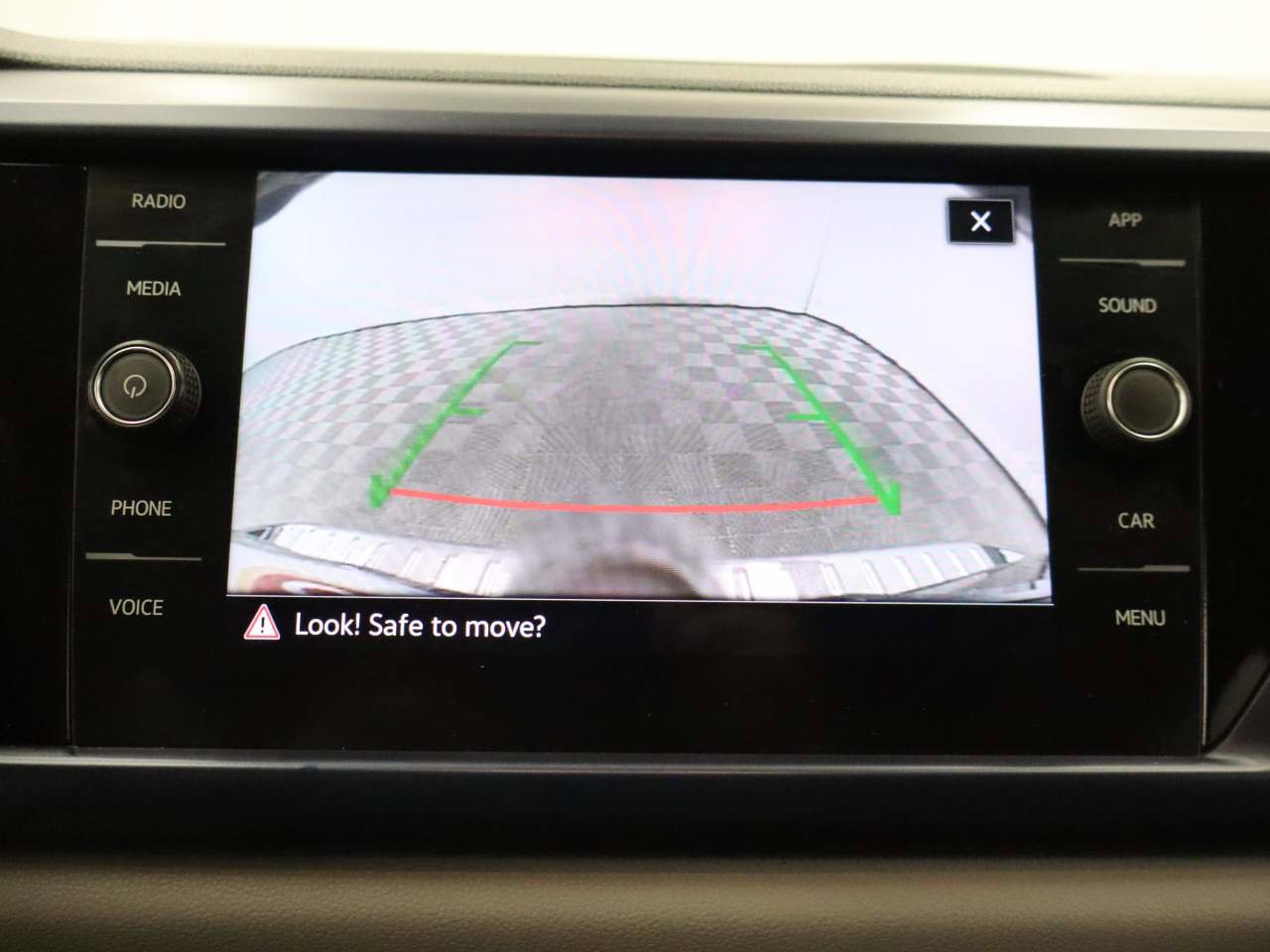 Used 2022 Volkswagen Taos SE image 11