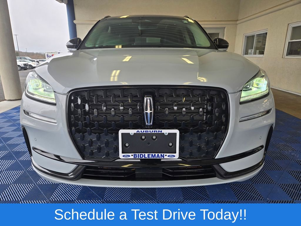 Used 2025 Lincoln Corsair Reserve w/ Jet Appearance Package image 3