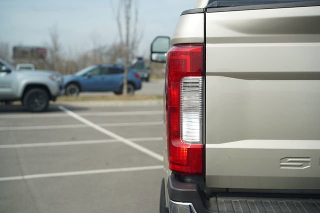 Used 2017 Ford F350 Lariat w/ Lariat Ultimate Package image 40