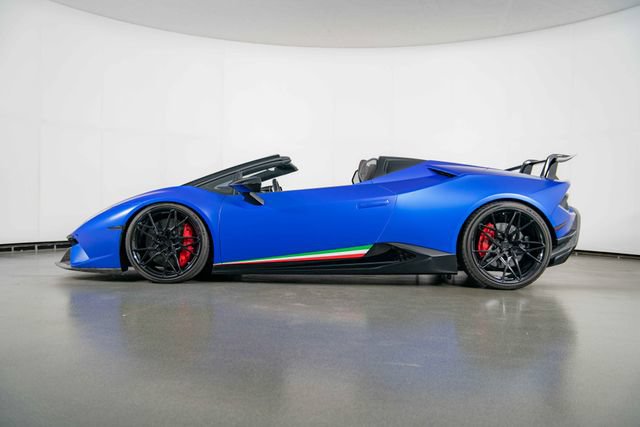 Used 2019 Lamborghini Huracan Performante AWD/4WD image 5