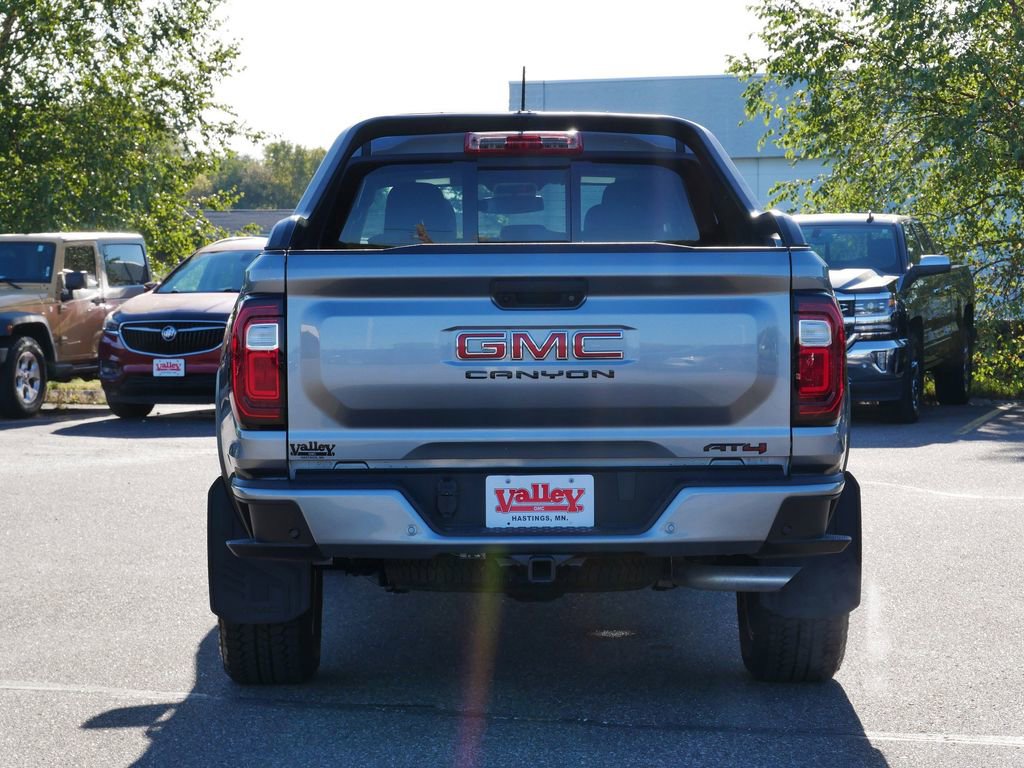 Used 2025 GMC Canyon AT4 w/ Nightfall Edition AWD/4WD image 9