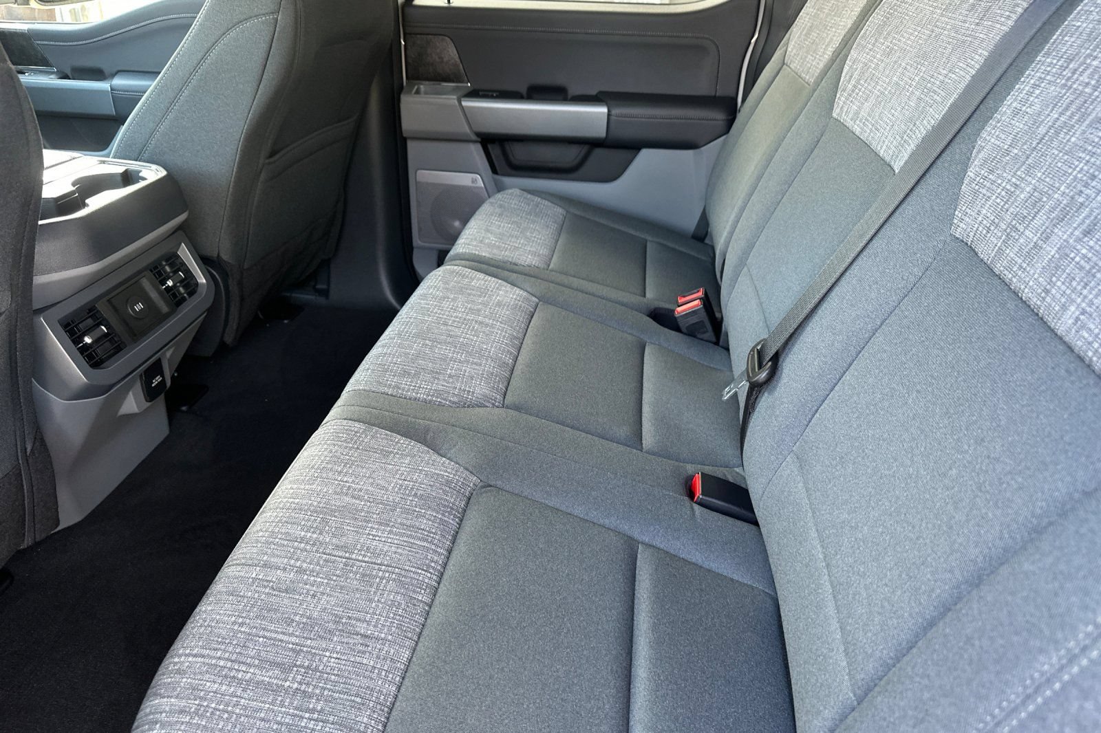 New 2026 Ford F250 XLT w/ XLT Premium Package AWD/4WD image 12