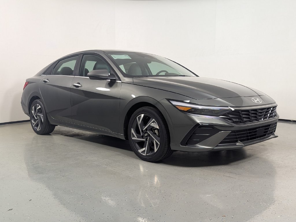 New 2026 Hyundai Elantra Limited FWD image 1