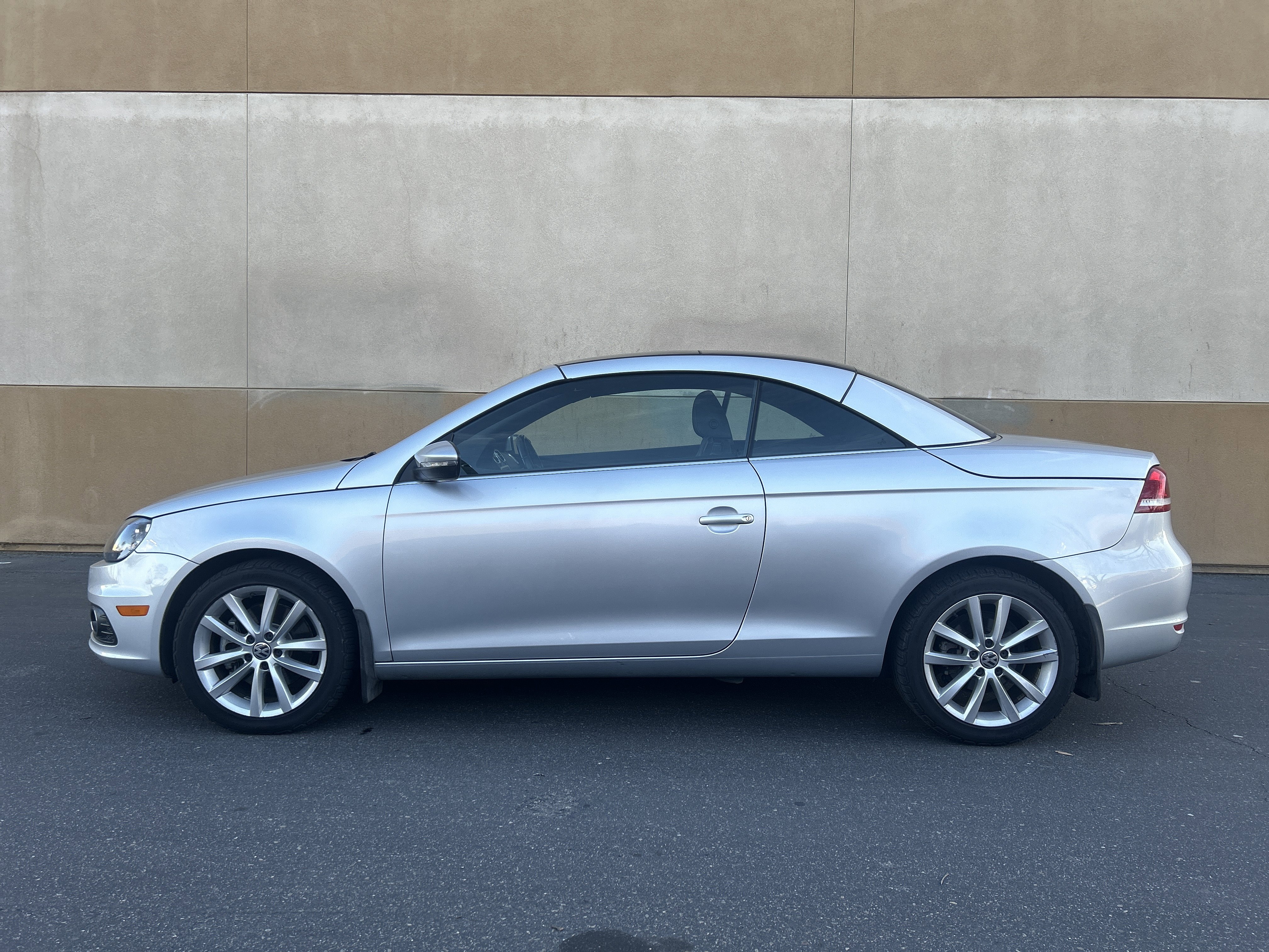 Used 2013 Volkswagen Eos Komfort image 4