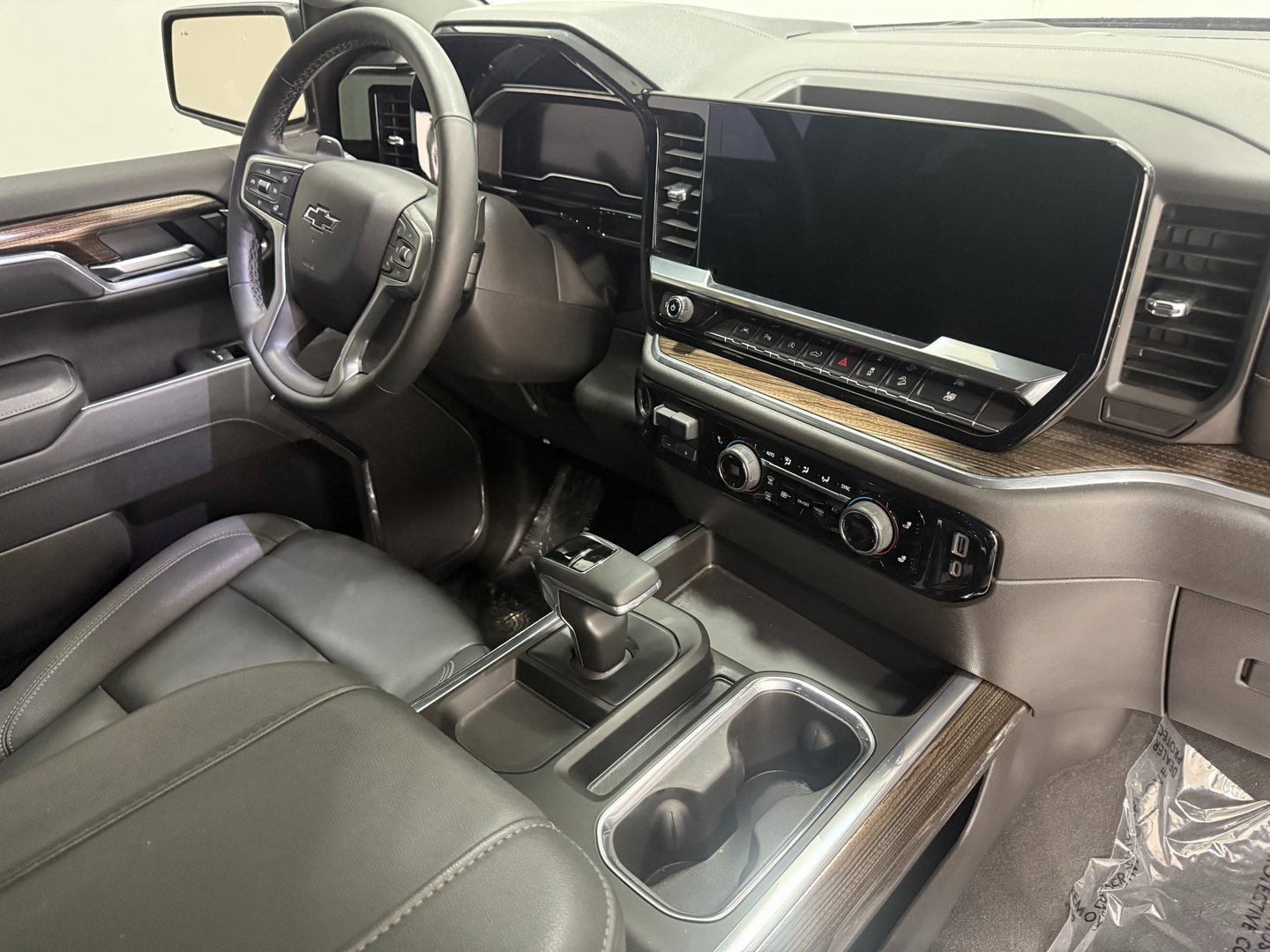 Used 2025 Chevrolet Silverado 1500 LT Trail Boss w/ LT Trail Boss Premium Package image 22