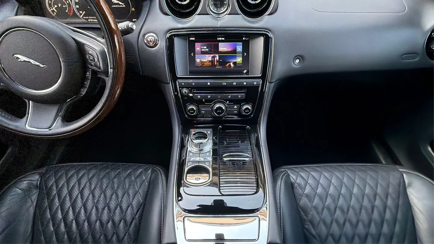 Used 2016 Jaguar XJ L Portfolio RWD image 29