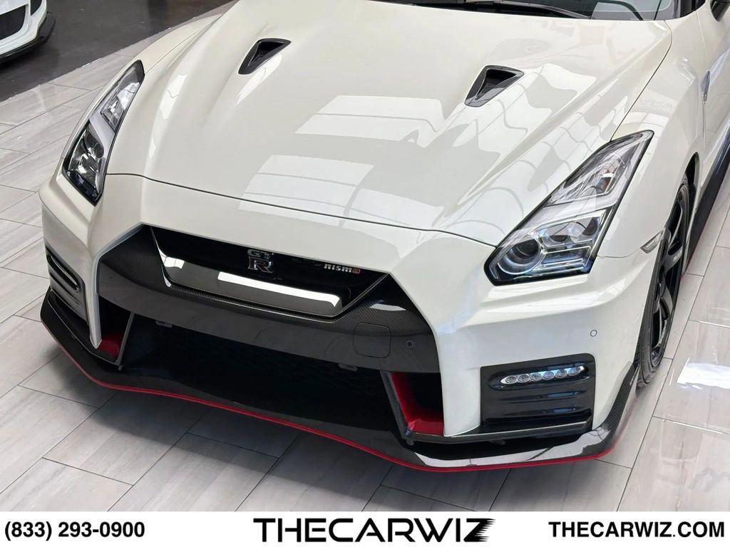 Used 2018 Nissan GT-R NISMO AWD/4WD image 10