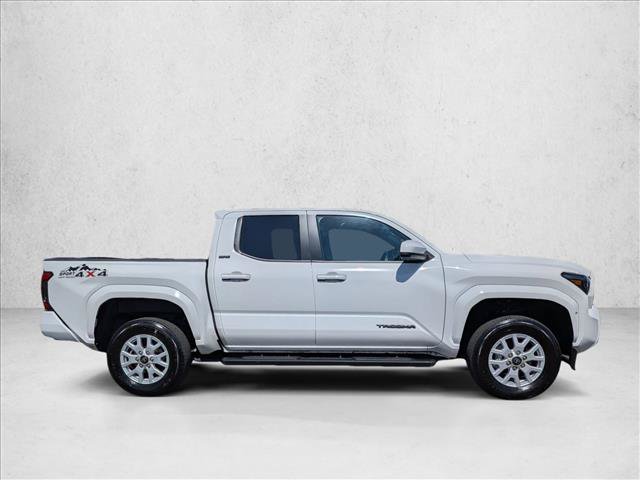 Used 2025 Toyota Tacoma SR5 AWD/4WD image 4