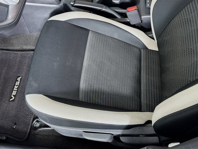 Used 2022 Nissan Versa SV FWD image 18
