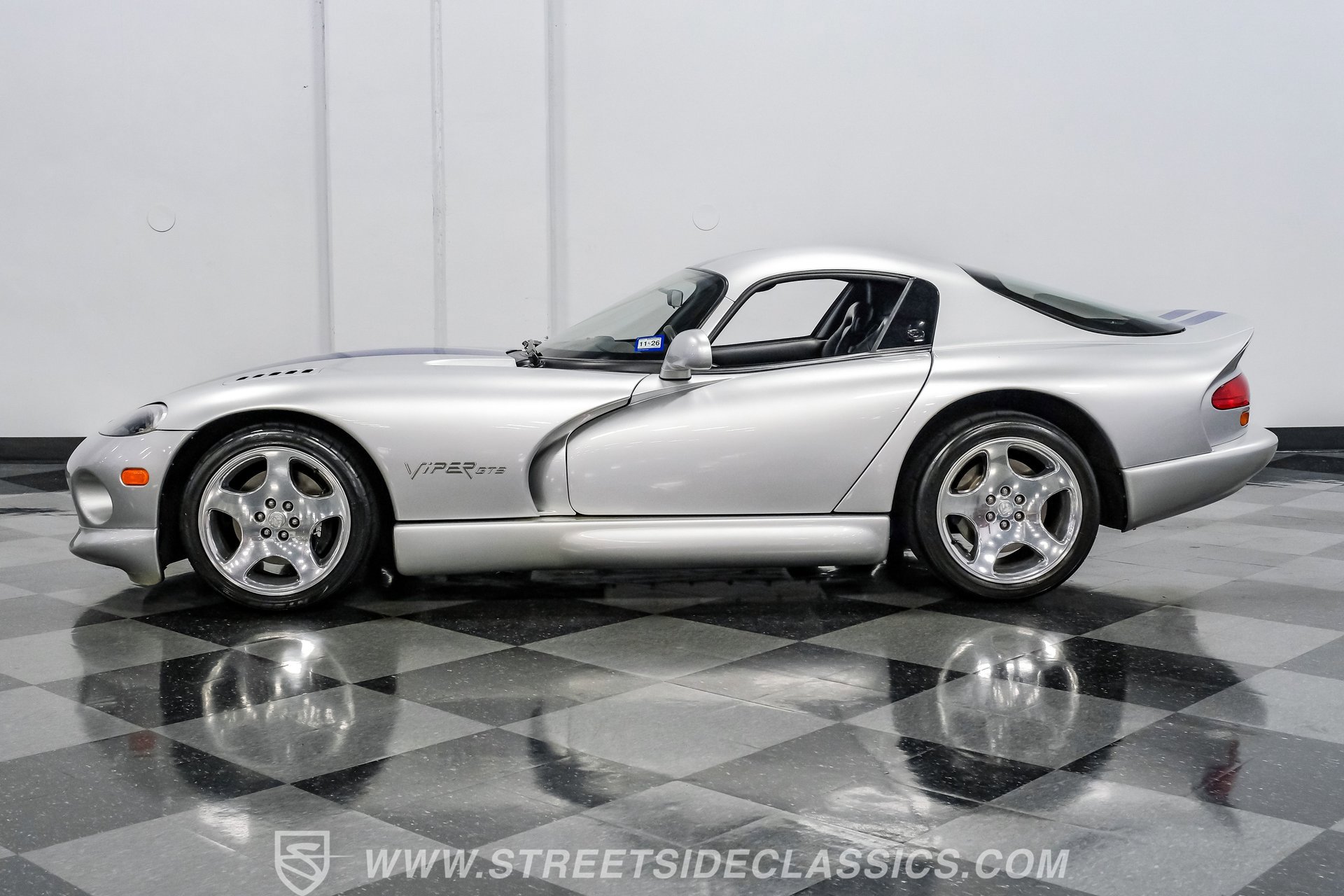 Used 1999 Dodge Viper GTS RWD image 2
