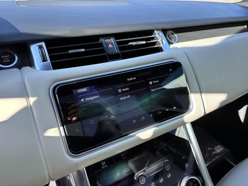 Used 2020 Land Rover Range Rover Sport HST image 16
