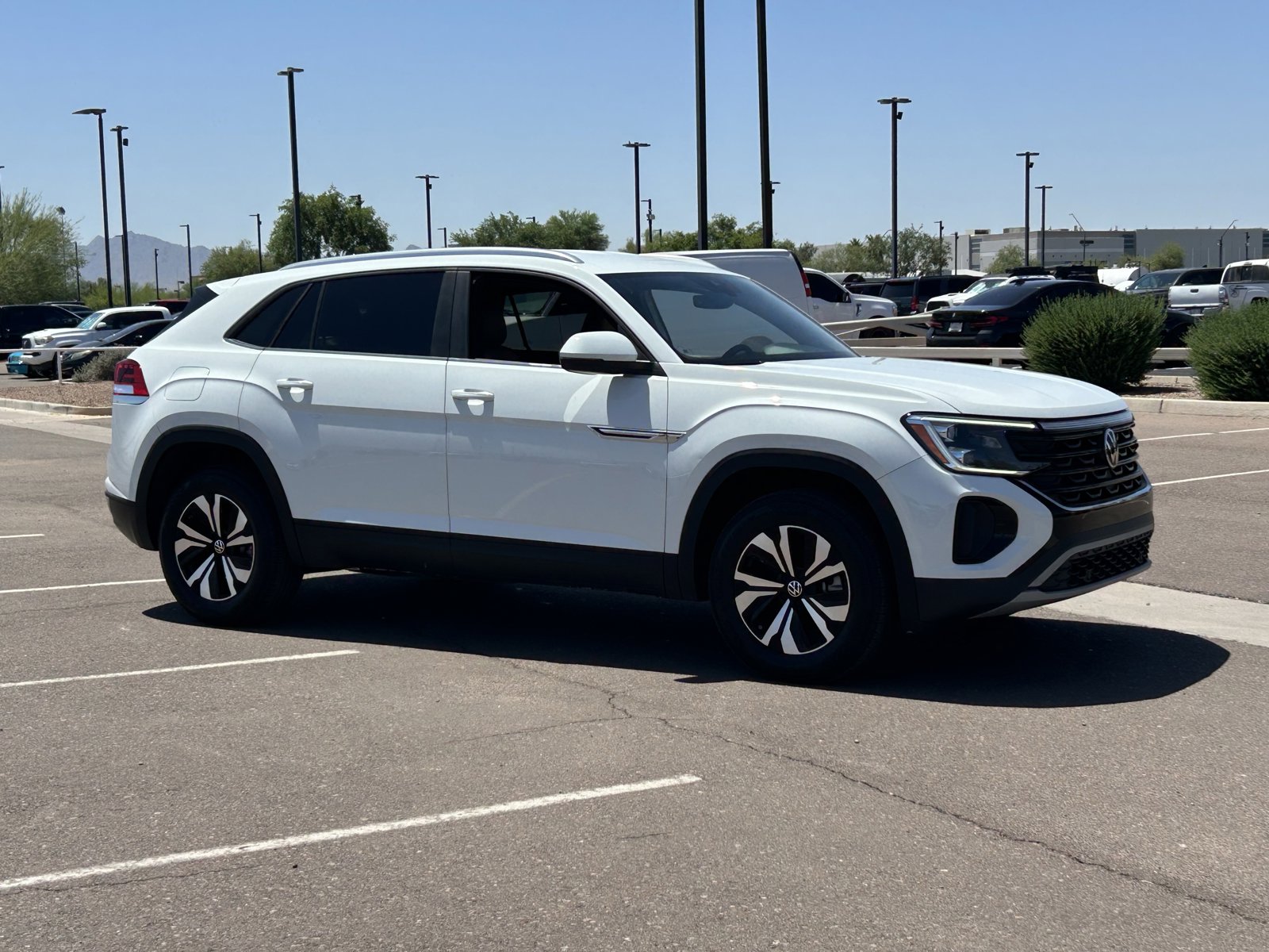 Used 2024 Volkswagen Atlas Cross Sport SE FWD image 7
