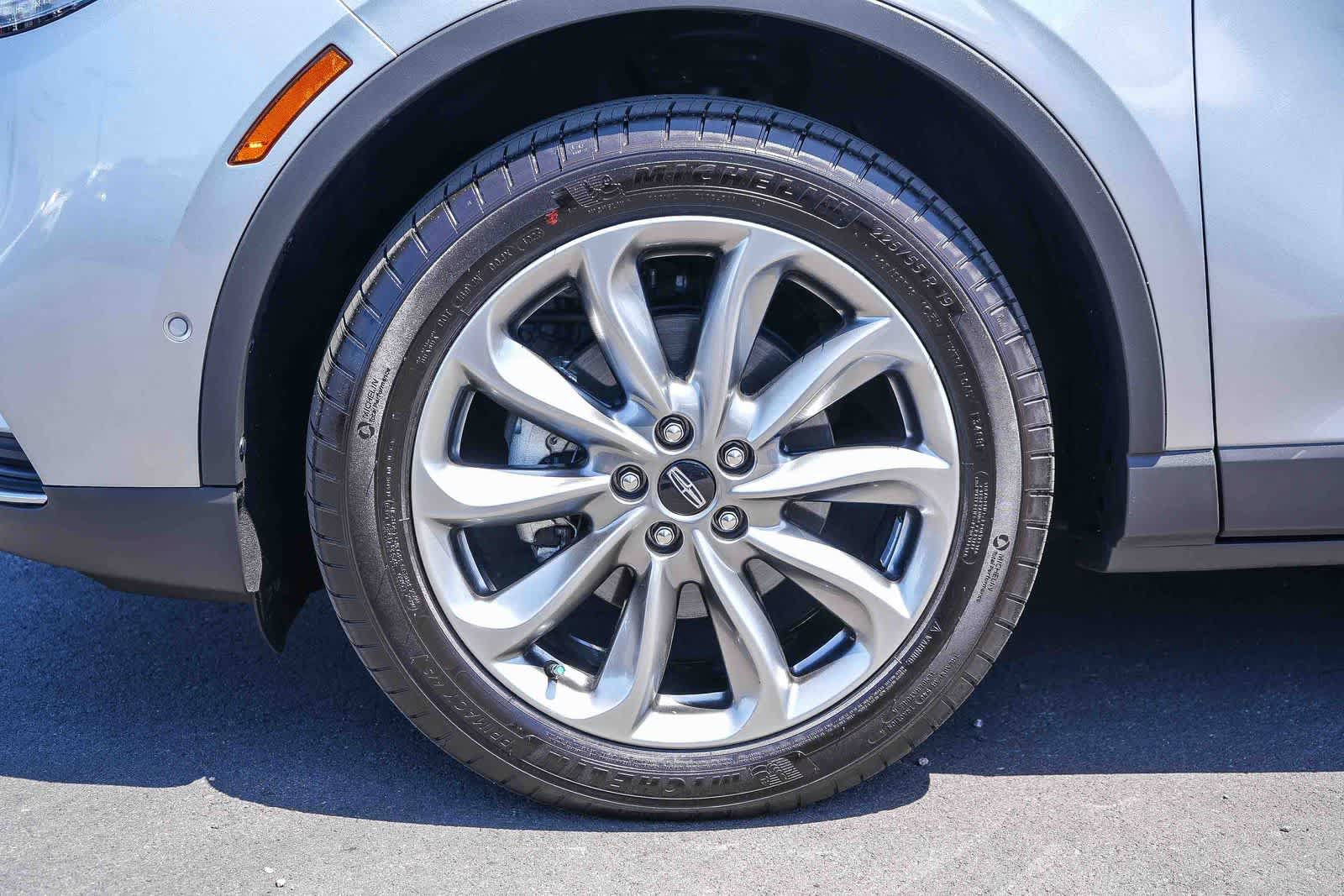 Used 2021 Lincoln Corsair FWD w/ Premium Package image 11