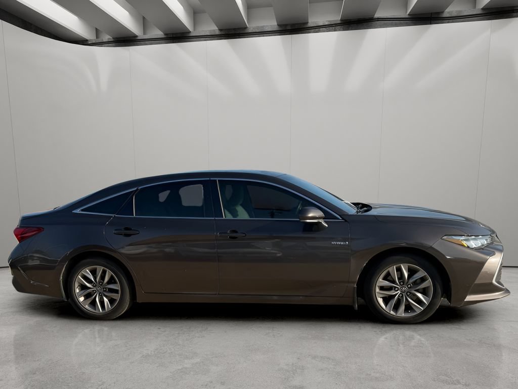Used 2020 Toyota Avalon XLE w/ Moonroof Package FWD image 6