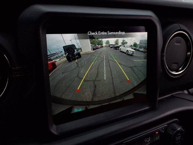 Used 2022 Jeep Wrangler Unlimited Sahara image 16