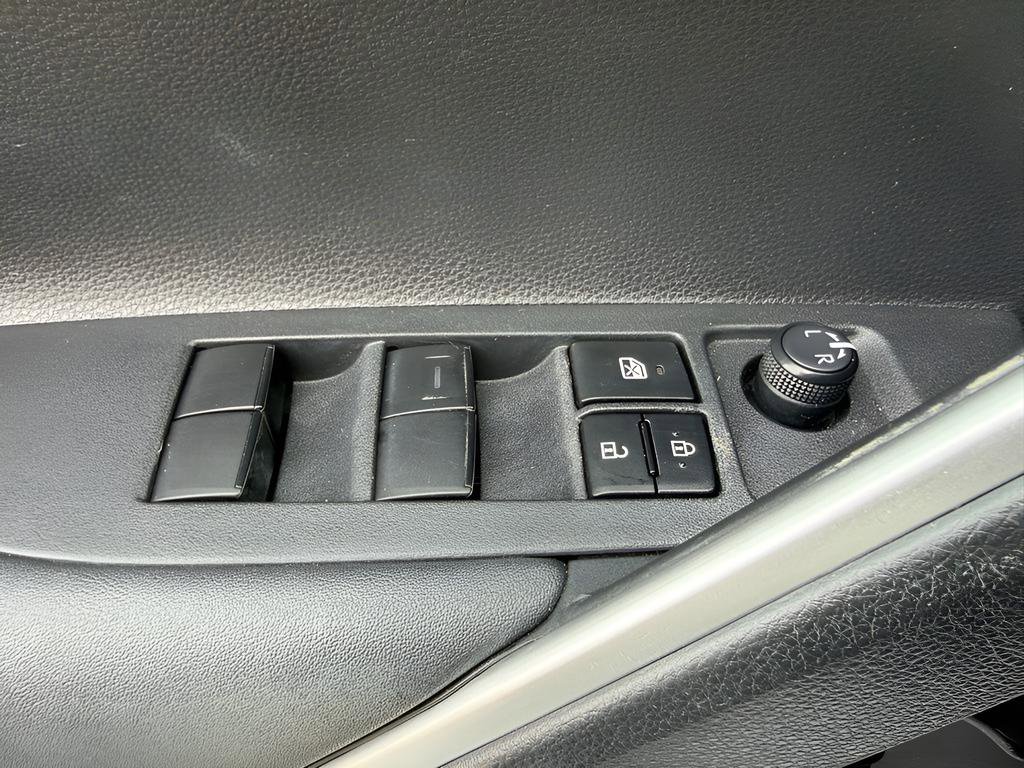 Used 2023 Toyota Corolla Cross XLE w/ Convenience Package AWD/4WD image 24