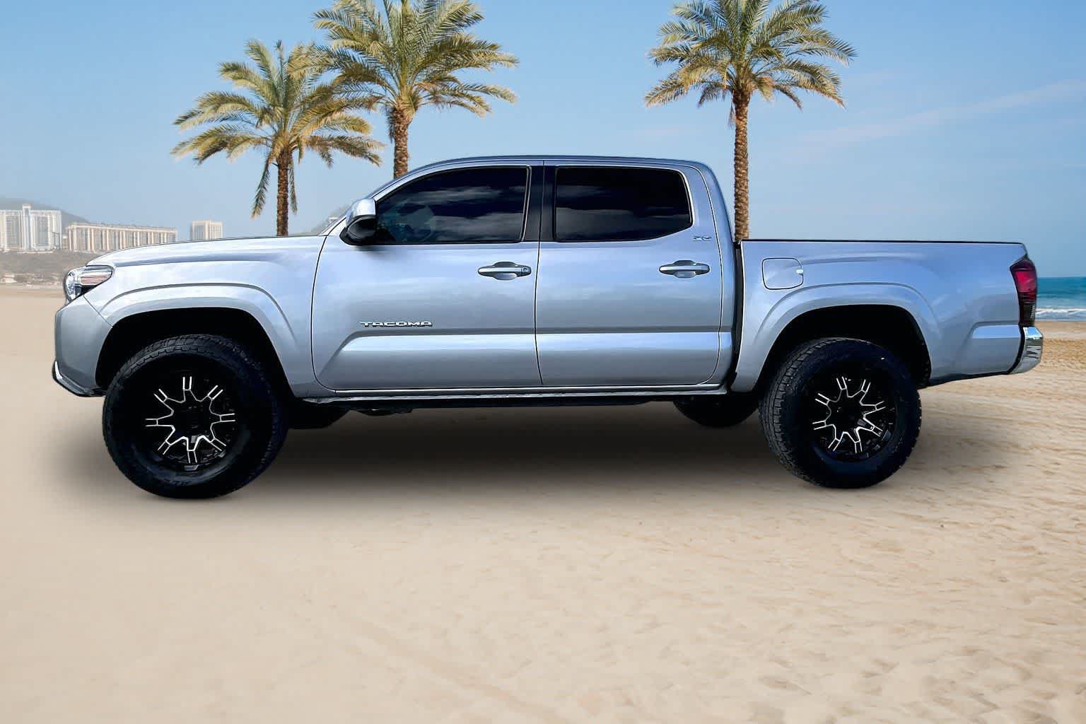Used 2023 Toyota Tacoma SR5 RWD image 3