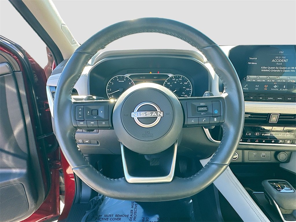 Used 2023 Nissan Rogue SL w/ SL Premium Package image 11