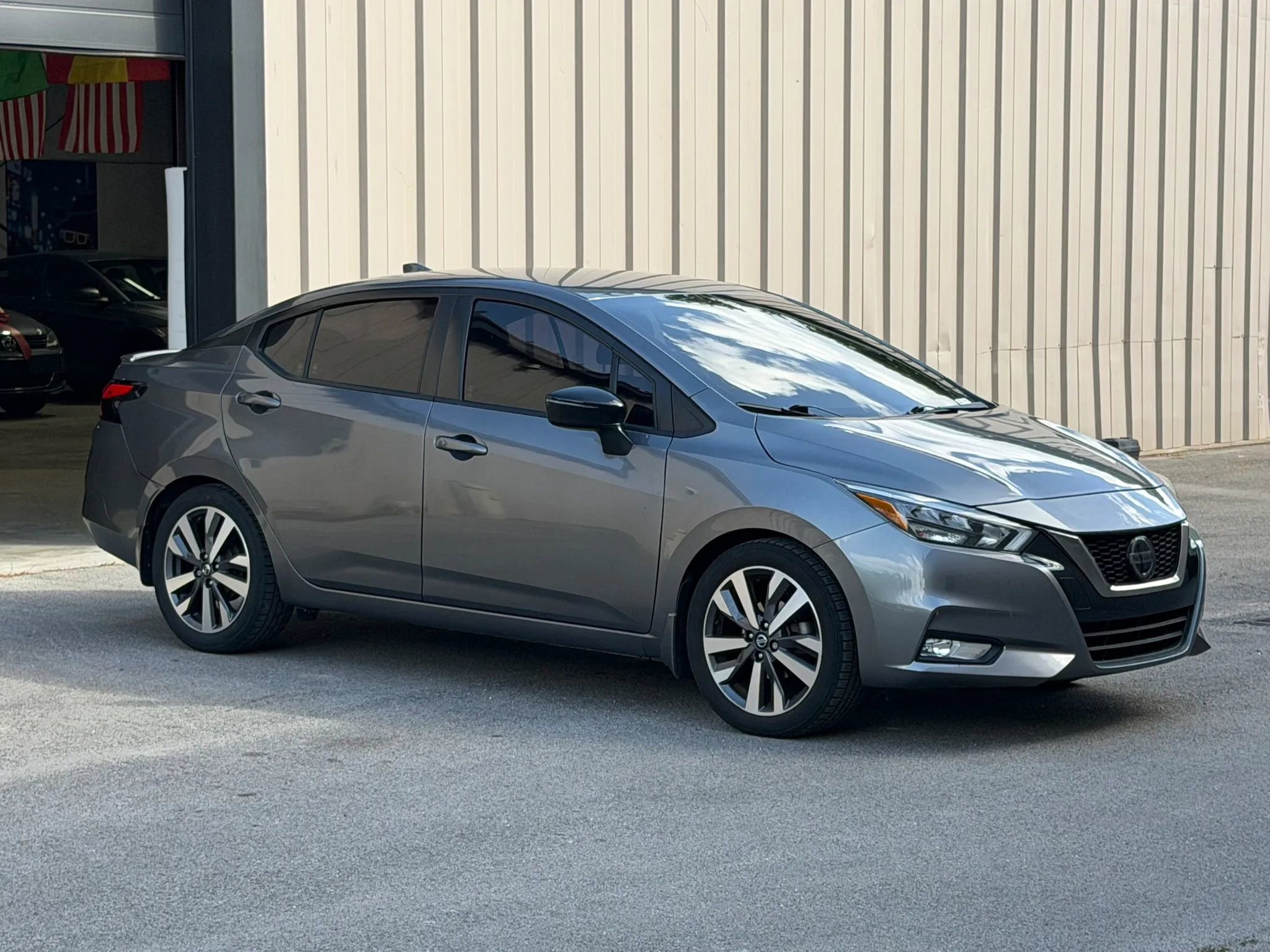 Used 2020 Nissan Versa SR FWD image 1