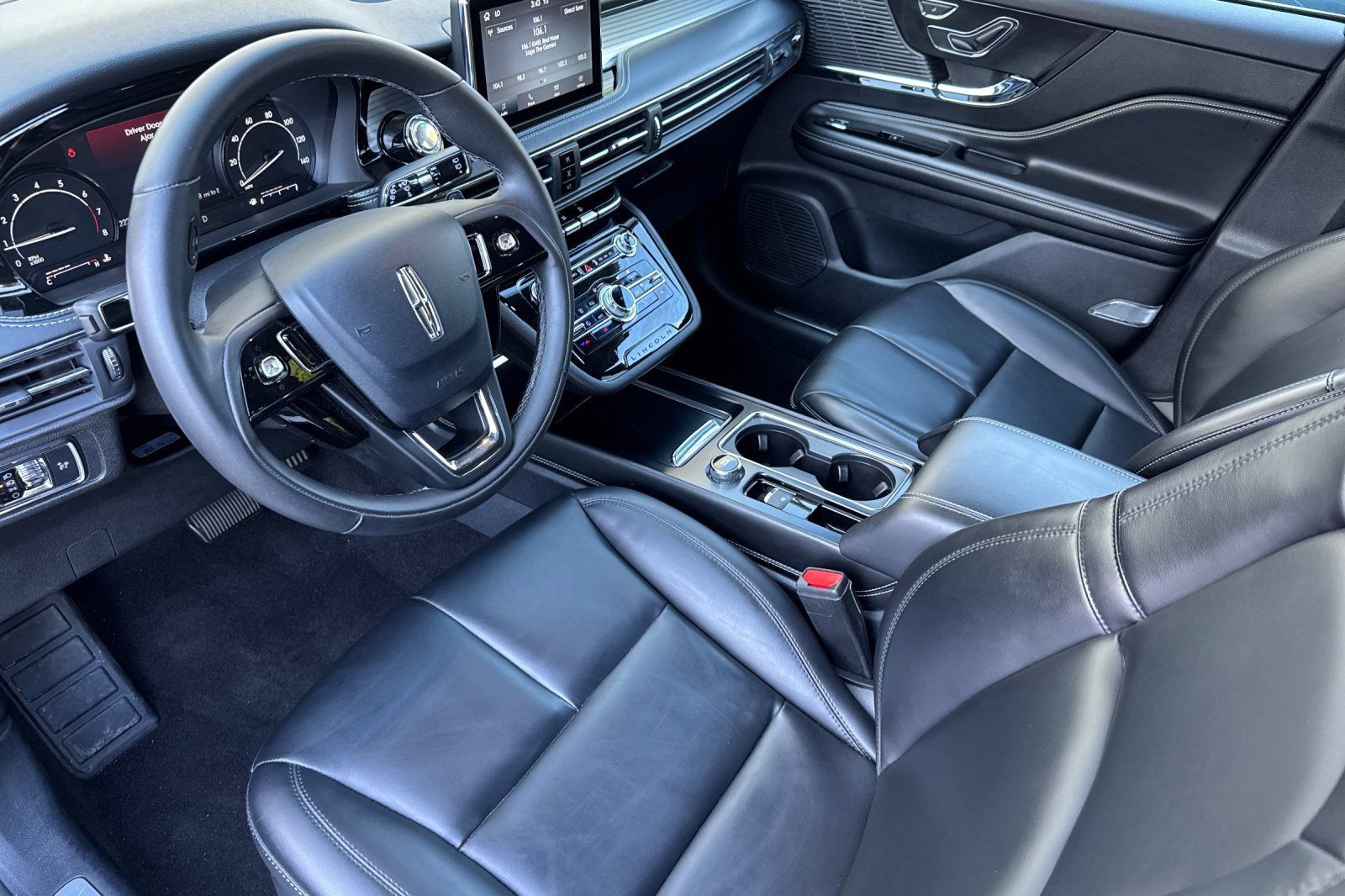 Certified 2022 Lincoln Corsair FWD image 10