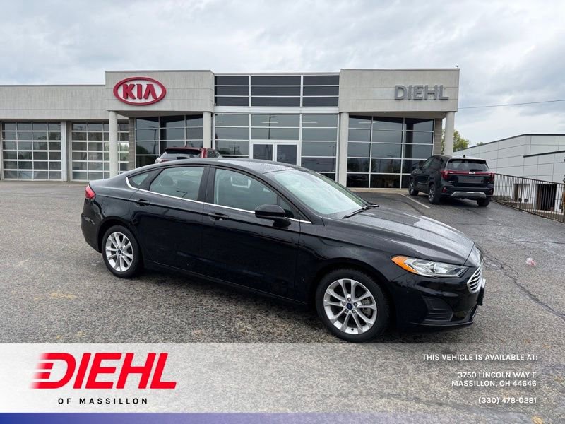 Used 2020 Ford Fusion SE FWD image 1