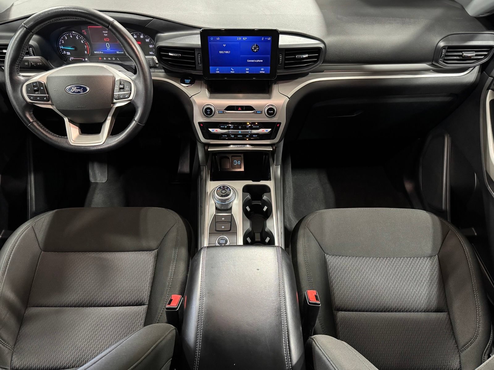 Used 2022 Ford Explorer XLT AWD/4WD image 2