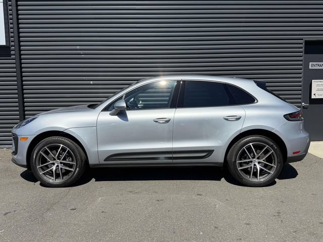 Used 2026 Porsche Macan AWD/4WD image 2
