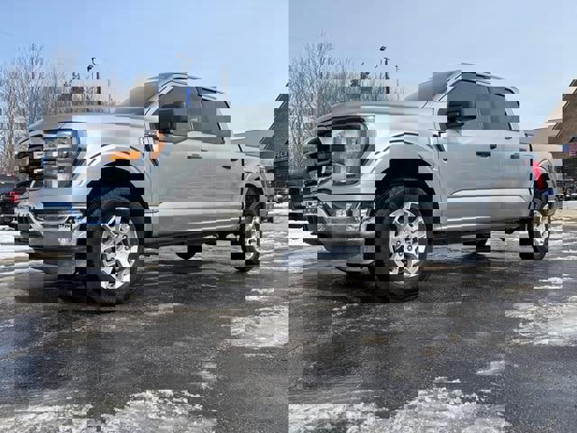 Used 2023 Ford F150 XLT image 3