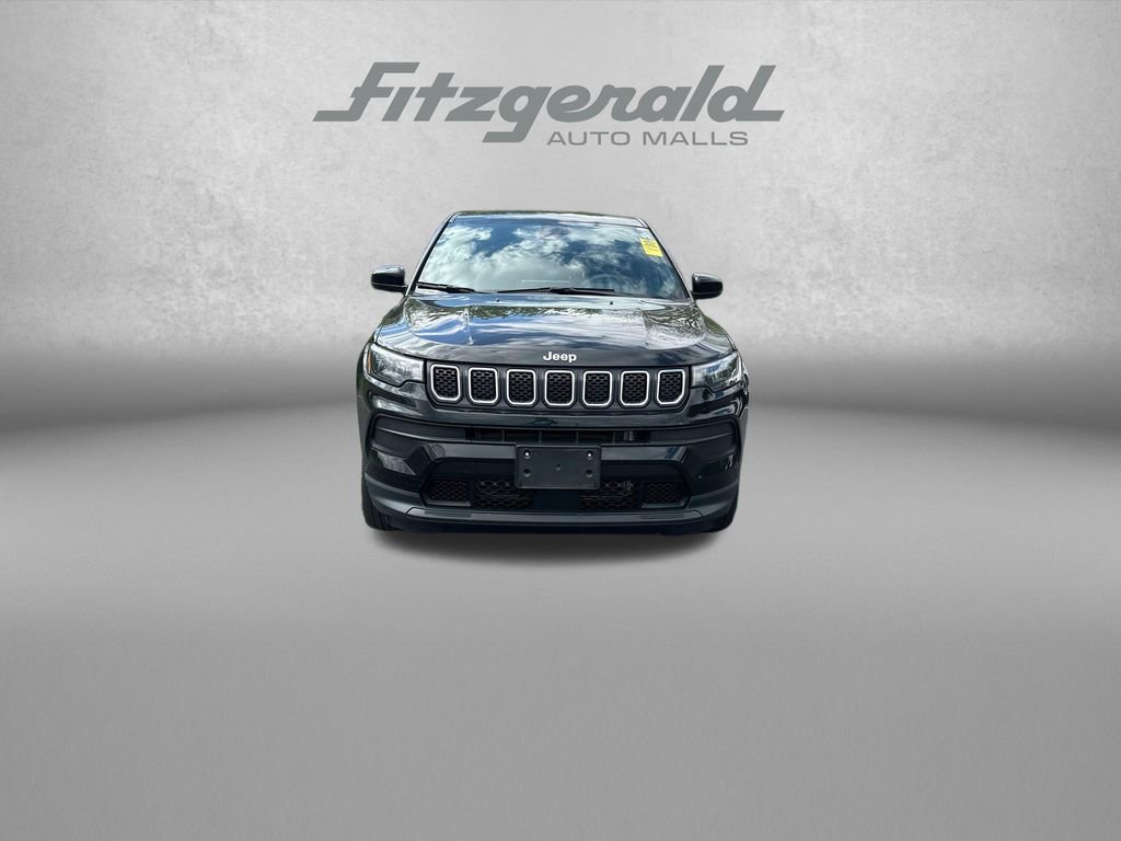 Used 2023 Jeep Compass Sport image 2