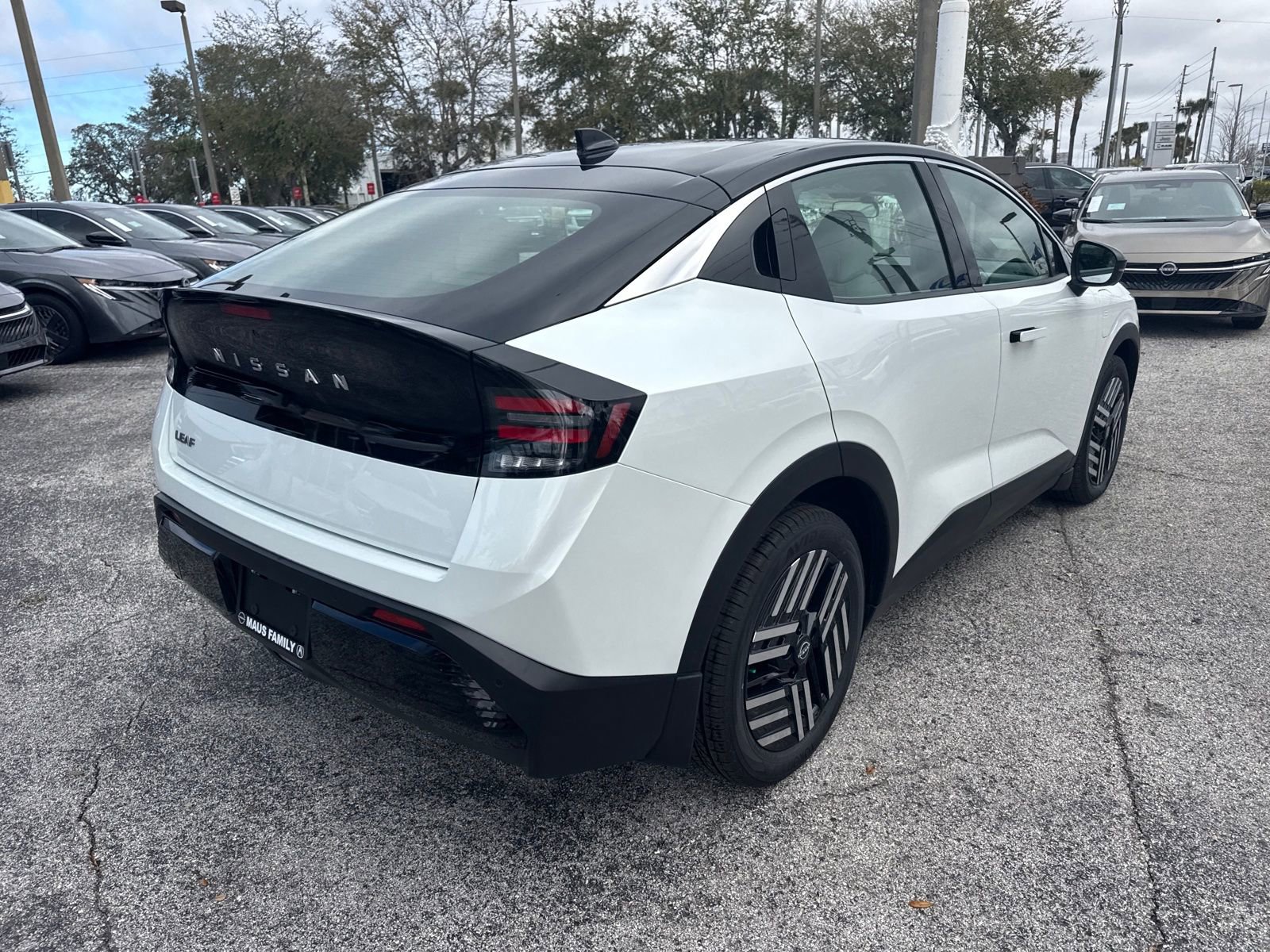 New 2026 Nissan Leaf SV+ w/ Floor Mat Package (SV+) FWD image 6