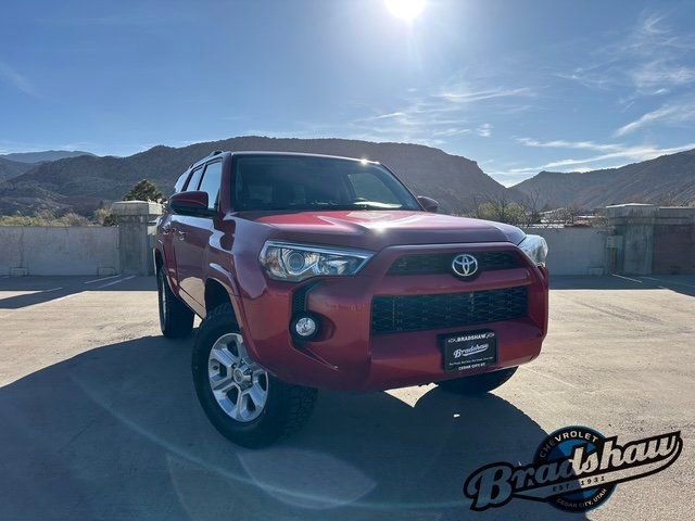 Used 2019 Toyota 4Runner SR5 AWD/4WD image 2